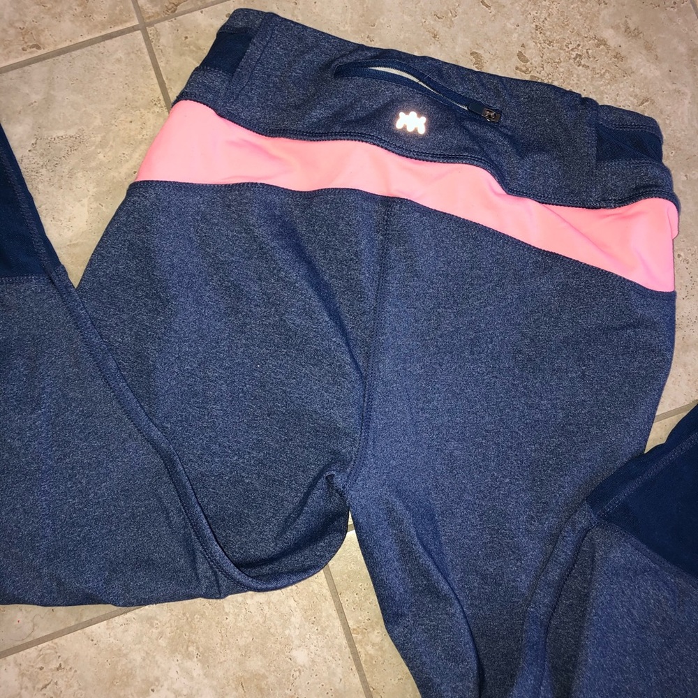 Woman’s small leggings